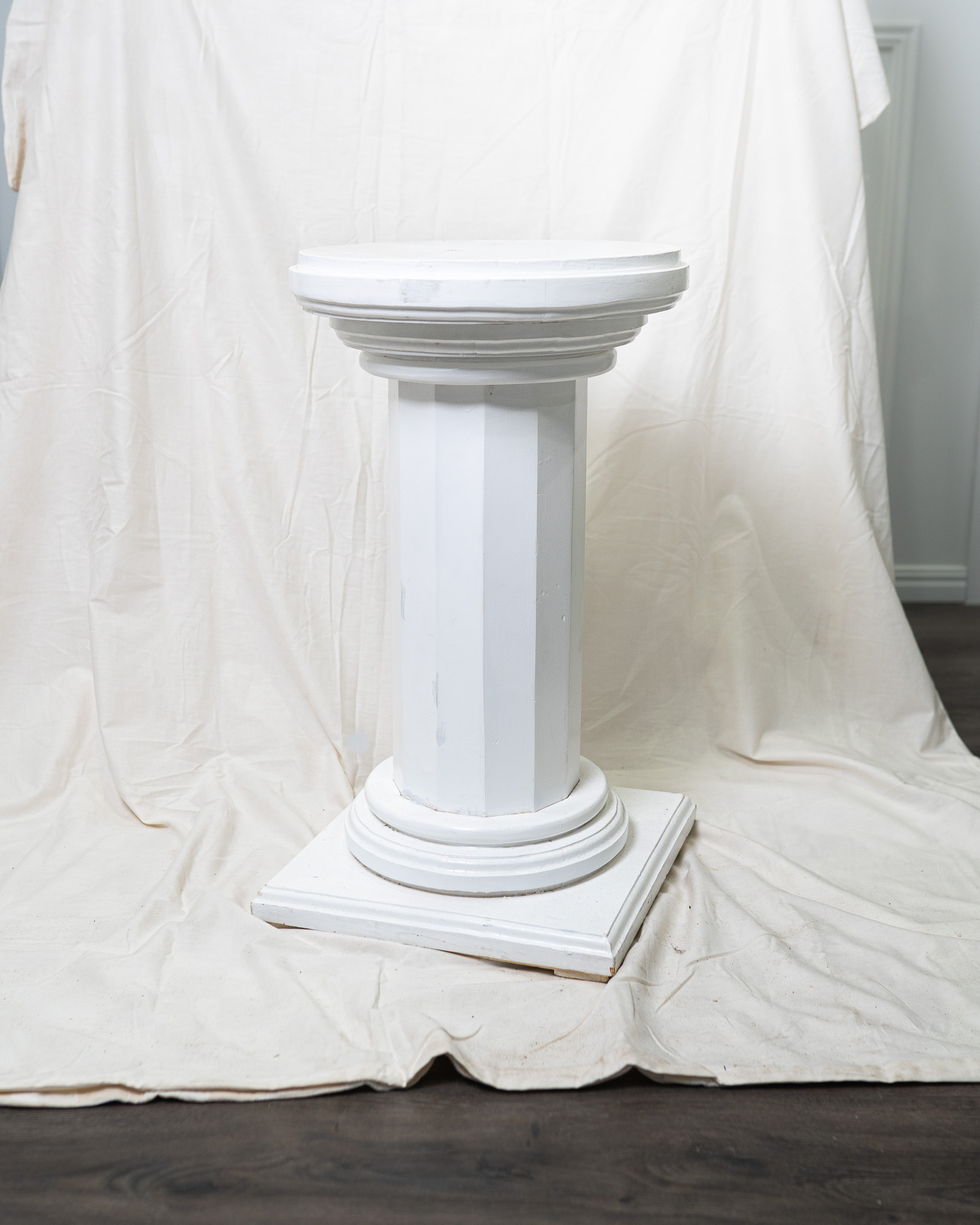 Plinth - White Round