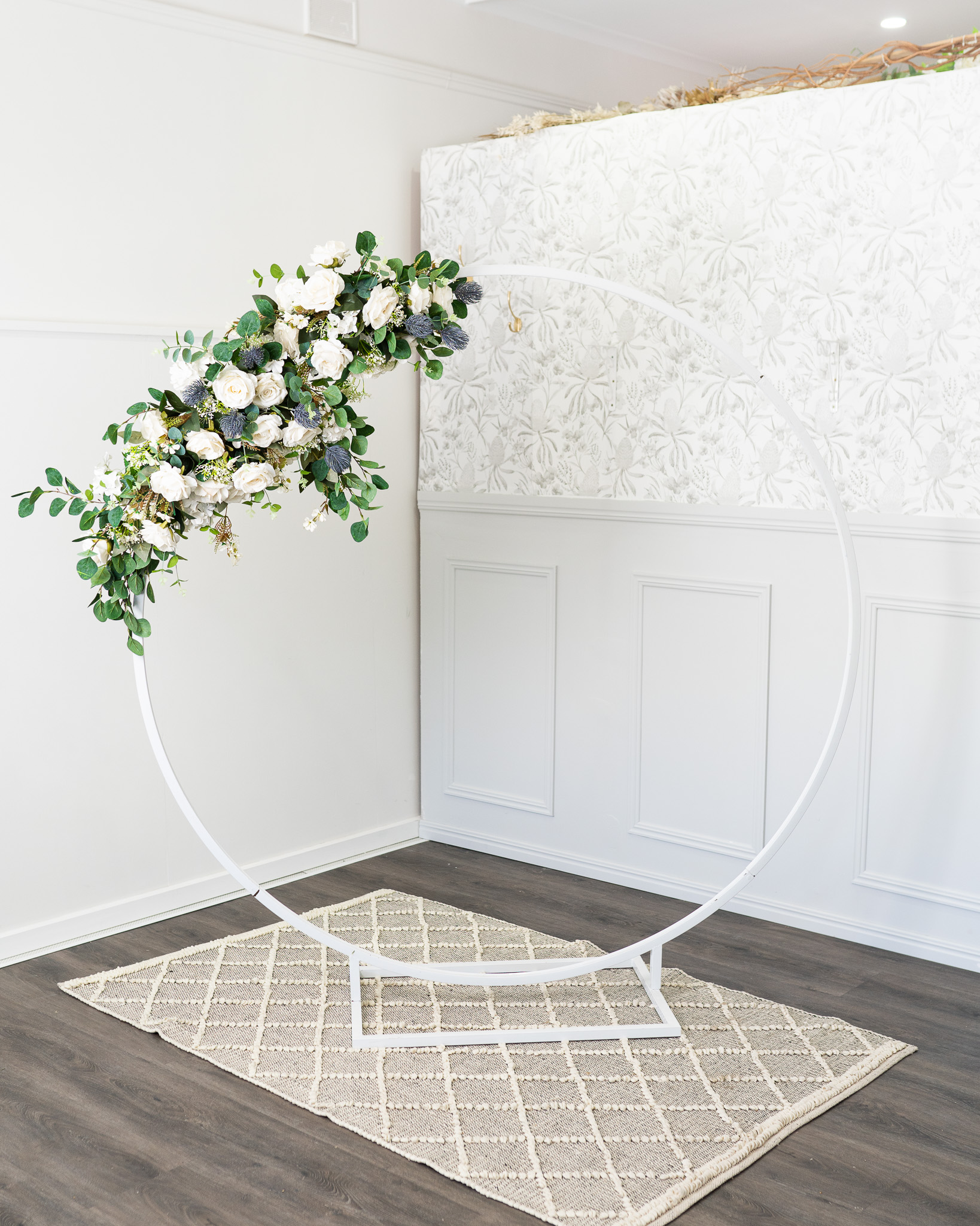Arbour - White Circle